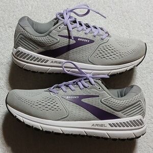 Brooks Ariel 20 Shoes Size 10 Wide Women's